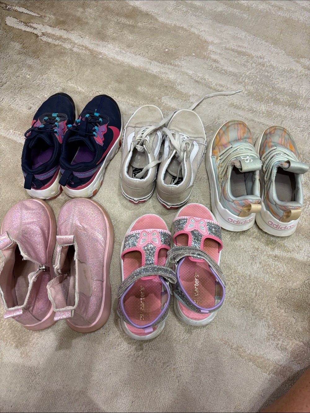 Lot of girls shoes!!